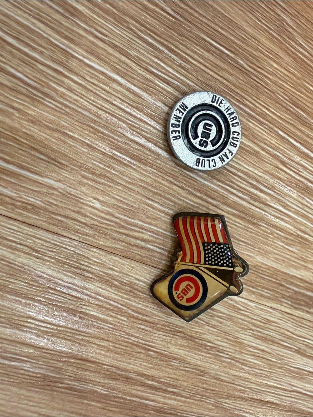 MLB Chicago Cubs Memorabilia pins -set of 2